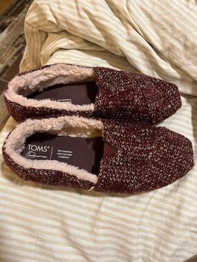 TOMS Marled Burgundy Knit Slip-On Moccasins with Faux Fur Lining